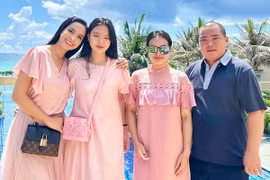 Thúy Hạnh sống êm ấm bên chồng nhạc sĩ, hai con xinh đẹp