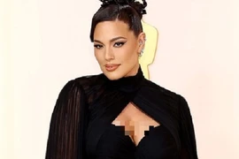 Nhan sắc người mẫu ngoại cỡ được bình chọn “quyến rũ nhất 2023“