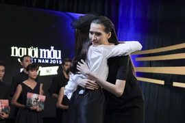 Siêu mẫu Thanh Hằng “cứu” thí sinh cao 1m90 vào phút chót