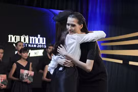 Siêu mẫu Thanh Hằng “cứu” thí sinh cao 1m90 vào phút chót