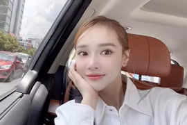 Nhã Phương mẹ hai con mà trẻ như thiếu nữ đôi mươi