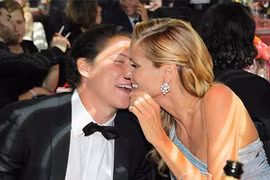 Heidi Klum quấn chặt phi công trẻ