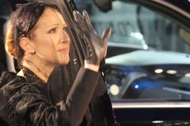 Celine Dion gửi lời cảm ơn fan sau tang chồng