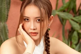 Nhan sắc Trương Mỹ Nhân, người mẫu trả nợ cho mẹ từ năm 16 tuổi