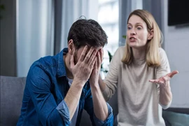 Tôi không thể tha thứ hành động “vụng trộm” của chồng với em gái 