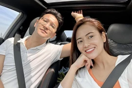 Chuyện tình ngọt ngào của Việt Hoa và bạn trai diễn viên