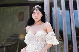Ca nương Kiều Anh chăm diện bikini khoe hình thể gái hai con 