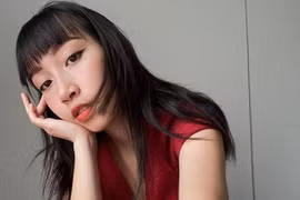 Con gái Mỹ Linh xin lỗi sau loạt ảnh tụt quần khoe vòng 3 