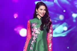 Phạm Hương lộng lẫy cùng dàn mỹ nhân trong "Vườn xuân"