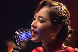 Chi Pu làm ca sĩ: Hát dở vì sao vẫn hot?