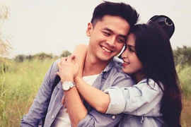 Chặng đường yêu của cặp đôi Tú Vi và Văn Anh