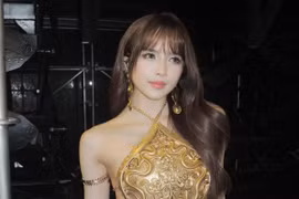 Thiều Bảo Trâm “đốt mắt” với loạt trang phục khoe trọn đường cong