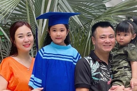 Tổ ấm hạnh phúc với vợ đẹp, con xinh của “Táo Mạng” Tự Long