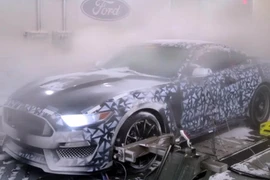 Phòng khí hậu nhân tạo thử độ bền xe của Ford