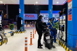 Giá xăng ngày mai có thể tăng sau khi giảm 1.400 đồng/lít?