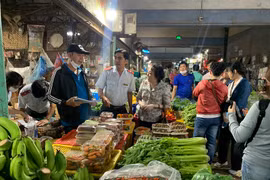 Các chợ đầu mối tại TPHCM tất bật chuẩn bị hàng Tết 2023