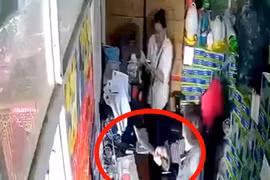 TPHCM: Hai nam thanh niên cầm dao uy hiếp, phá hủy tài sản trong công ty