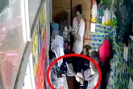 TPHCM: Hai nam thanh niên cầm dao uy hiếp, phá hủy tài sản trong công ty