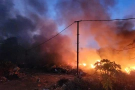 Đắk Lắk: Hỏa hoạn thiêu rụi kho phế liệu rộng hàng ngàn mét vuông