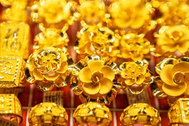 Vàng miếng và vàng nhẫn cùng tăng mạnh, nhà đầu tư cần thận trọng