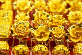 Vàng miếng và vàng nhẫn cùng tăng mạnh, nhà đầu tư cần thận trọng