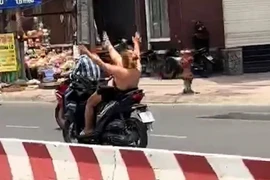 PC08 điều tra hành vi nguy hiểm khi lái xe máy của cô gái tại TP HCM