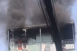 Hỏa hoạn tại cơ sở kinh doanh nha khoa ở Gò Vấp, thiêu rụi tầng thượng