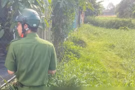 Lấn làn: Xe ba gác bị xe ben tông văng, 1 người chết