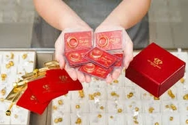 Vàng nhẫn tăng nhẹ, chênh lệch với SJC lên gần 4 triệu đồng/lượng