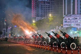 Video Sơ duyệt diễu binh, diễu hành cấp Nhà nước tối 25/4 chuẩn bị cho đại lễ 30/4