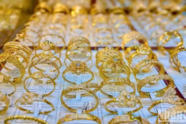 Vàng trong nước cao hơn thế giới 6,5 triệu: Cẩn trọng khi mua vào