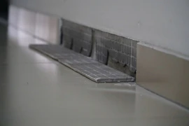 Hàng trăm căn hộ ở TPHCM bị nứt tường nghi bị ảnh hưởng động đất