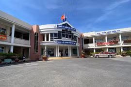 Lộ diện nhà thầu trúng liền 2 gói thầu tại Điện lực Trà Vinh