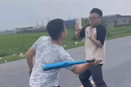 Dùng gậy bóng chày tấn công người khác ở Thái Bình