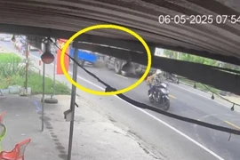 Lái xe ba gác chuyển làn đột ngột bị xe ben tông tử vong