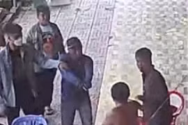 Con bạc mang súng nhựa ra dọa nhau do mâu thuẫn từ chơi xóc đĩa