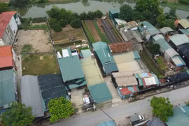 Nhiều công trình trái phép chồng chất trên đất nông nghiệp tại Tây Tựu