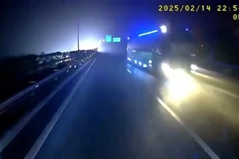 Phạt 35 triệu với tài xế xe khách đi ngược chiều trên cao tốc