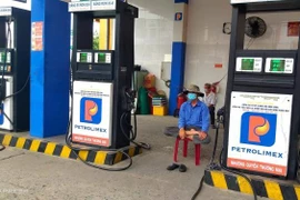 121 cửa hàng ở TPHCM thiếu xăng