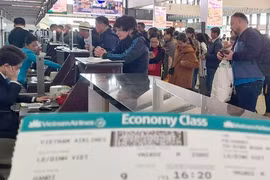 Giá vé máy bay Tết quá cao: Bộ Giao thông nói gì?