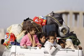 Hàng vạn trẻ em Yemen chết vì cấm vận nhiên liệu?
