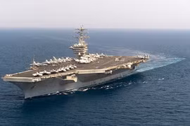Máy bay Iran áp sát tàu sân bay Mỹ USS Nimitz