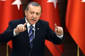 Tổng thống Erdogan cáo buộc Berlin hành xử “giống phát xít”