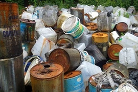 Thế giới xử lý chất thải nguy hại ra sao?