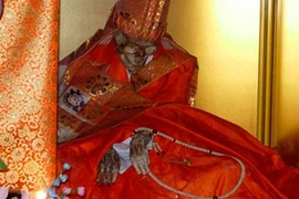 Tiết lộ kinh ngạc về quy trình tự ướp xác 