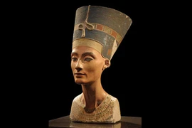 Mỹ nhân nào khiến Ai Cập cổ đại "lột xác" ngoạn mục? 