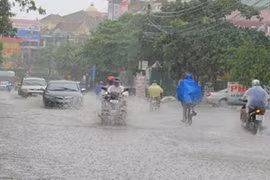 Hà Nội có mưa dông, nguy cơ ngập lụt cao