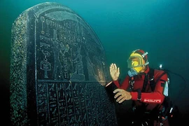 Thế giới ngỡ ngàng trước kho báu dưới nước của Ai Cập