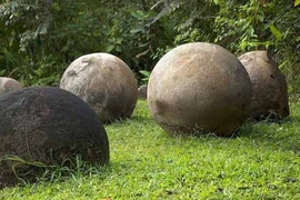 Bí ẩn những quả cầu đá khổng lồ lạ lùng nhất TG 