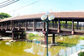 Về nơi có nhiều cầu ngói nhất Việt Nam